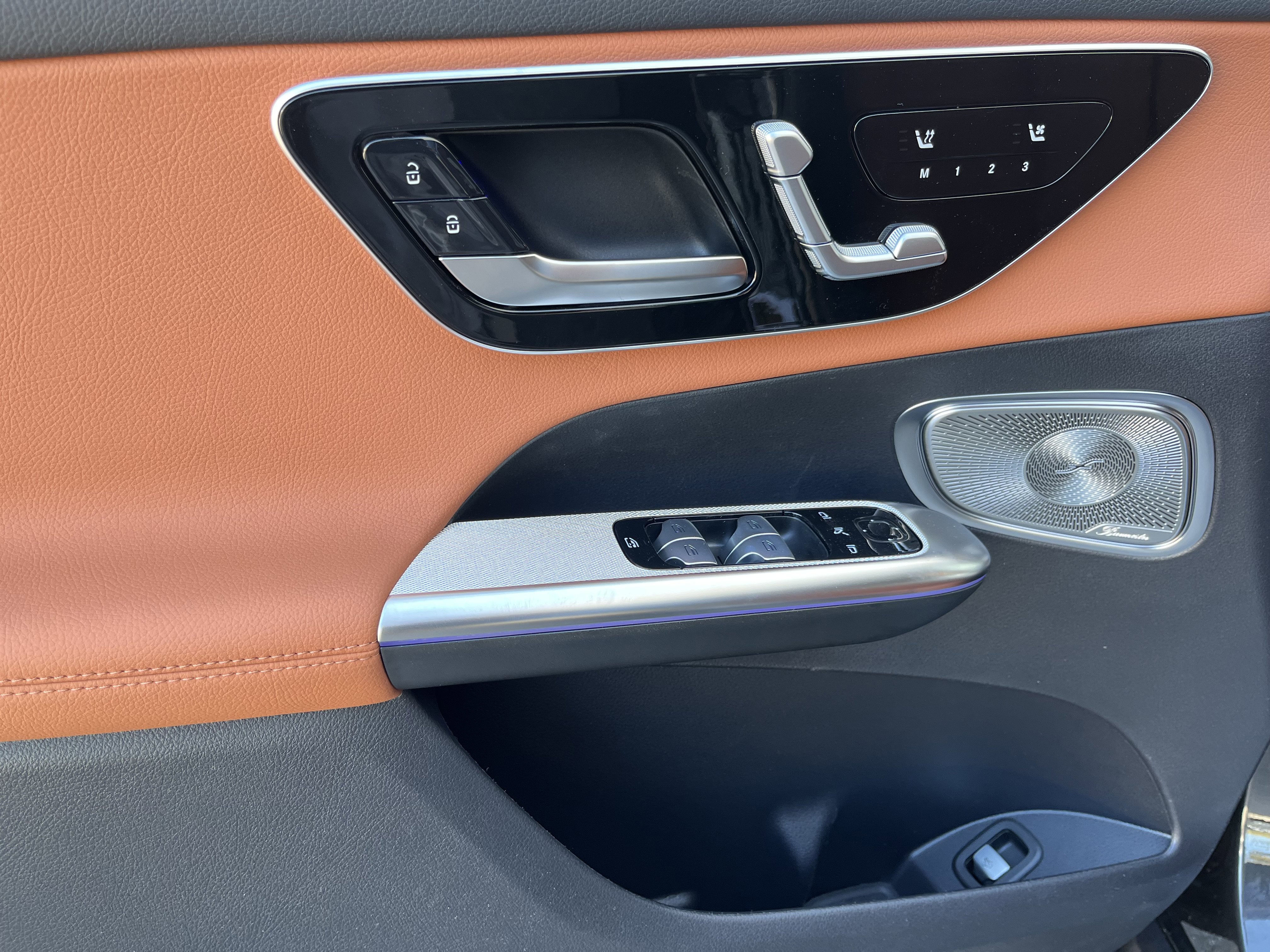 New 2026 Graphite Grey Metallic Mercedes-Benz GLC 300 image 13