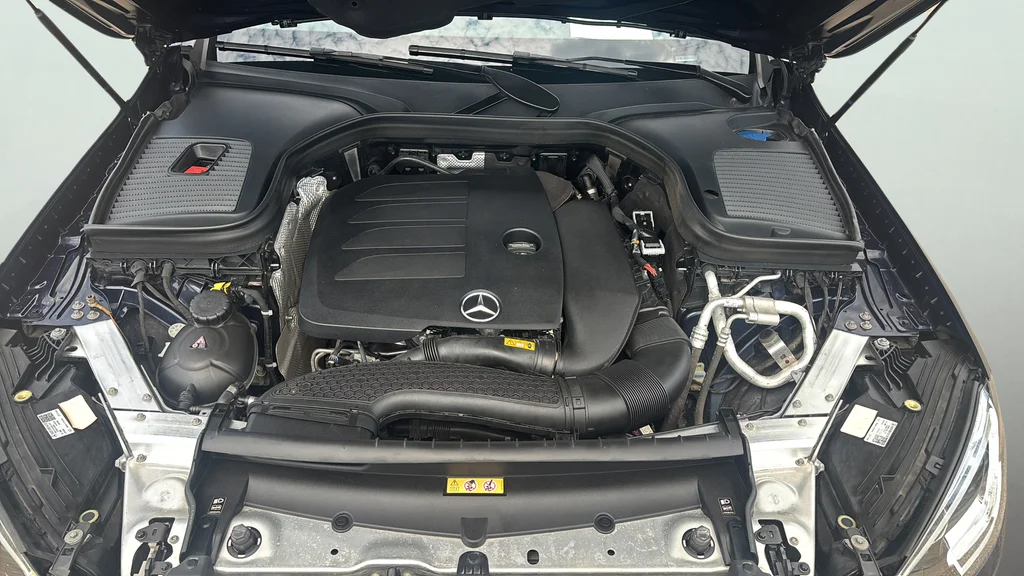 Used 2021  Mercedes-Benz GLC 300 image 23