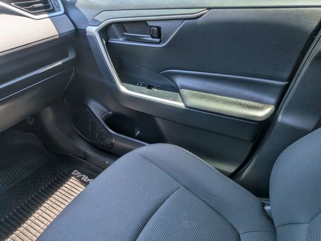 Used 2019 Silver Toyota LE image 19