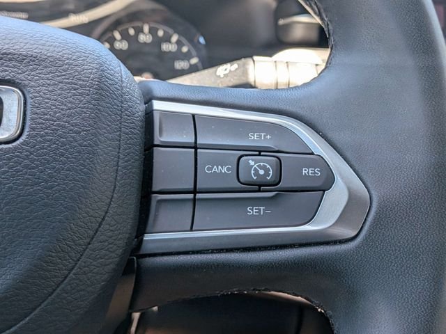 Used 2024 White Jeep Latitude image 26