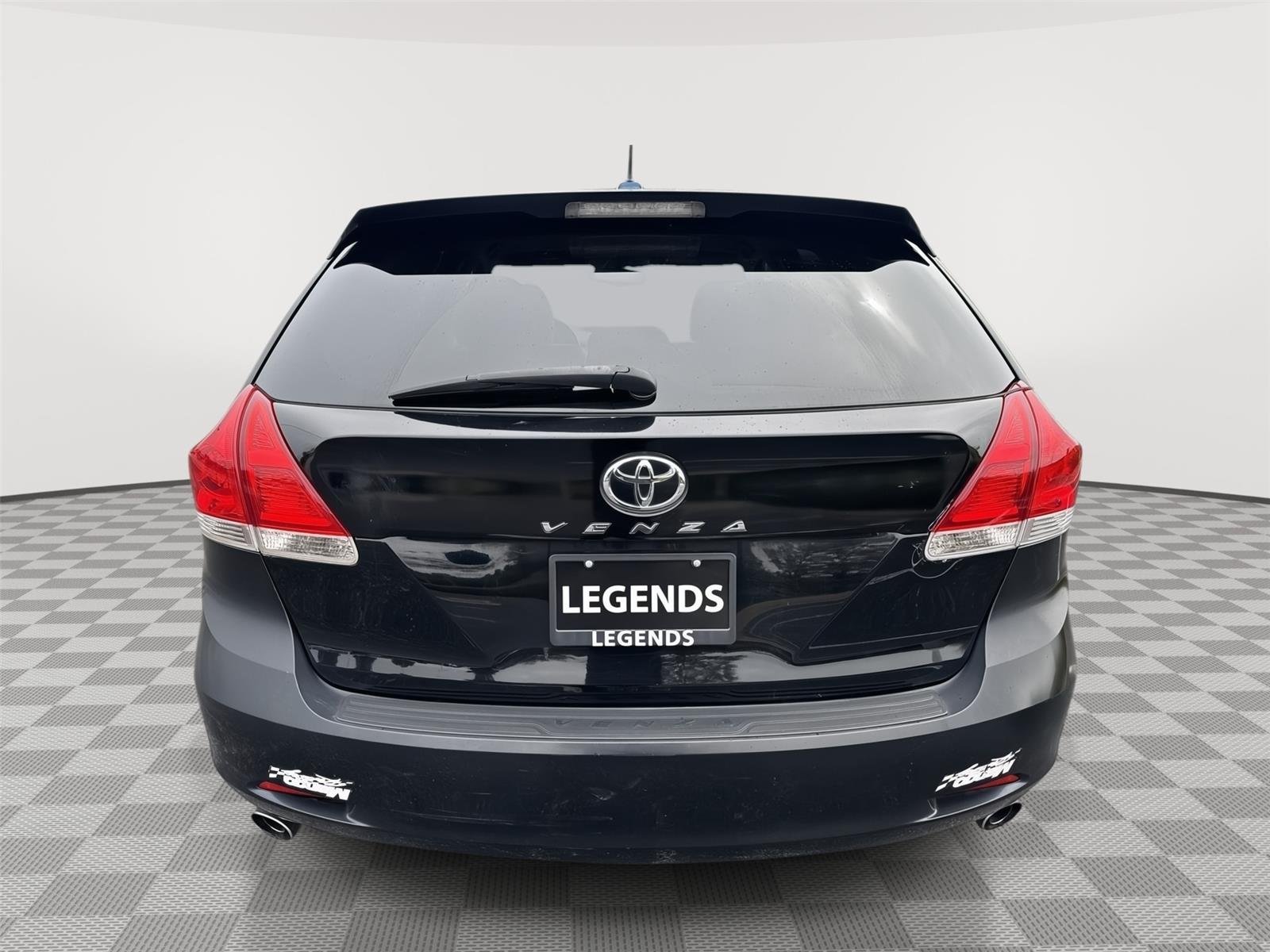 Used 2009 Black Toyota FWD V6 image 4