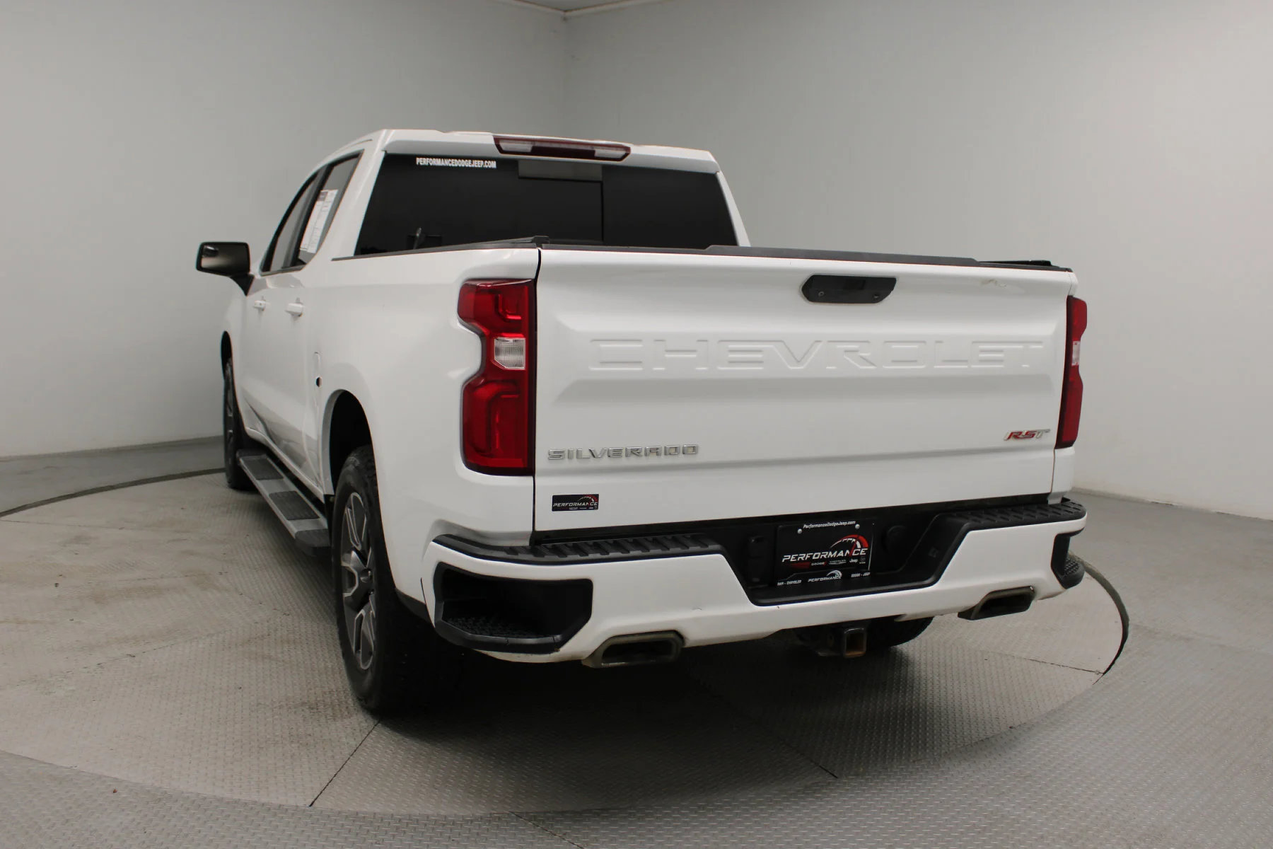 Used 2022 Summit White Chevrolet 4WD Crew Cab 147 RST image 33