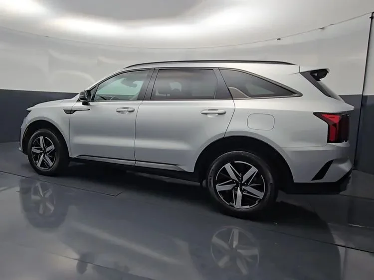 Used 2022  Kia S Sport Utility 4D image 6