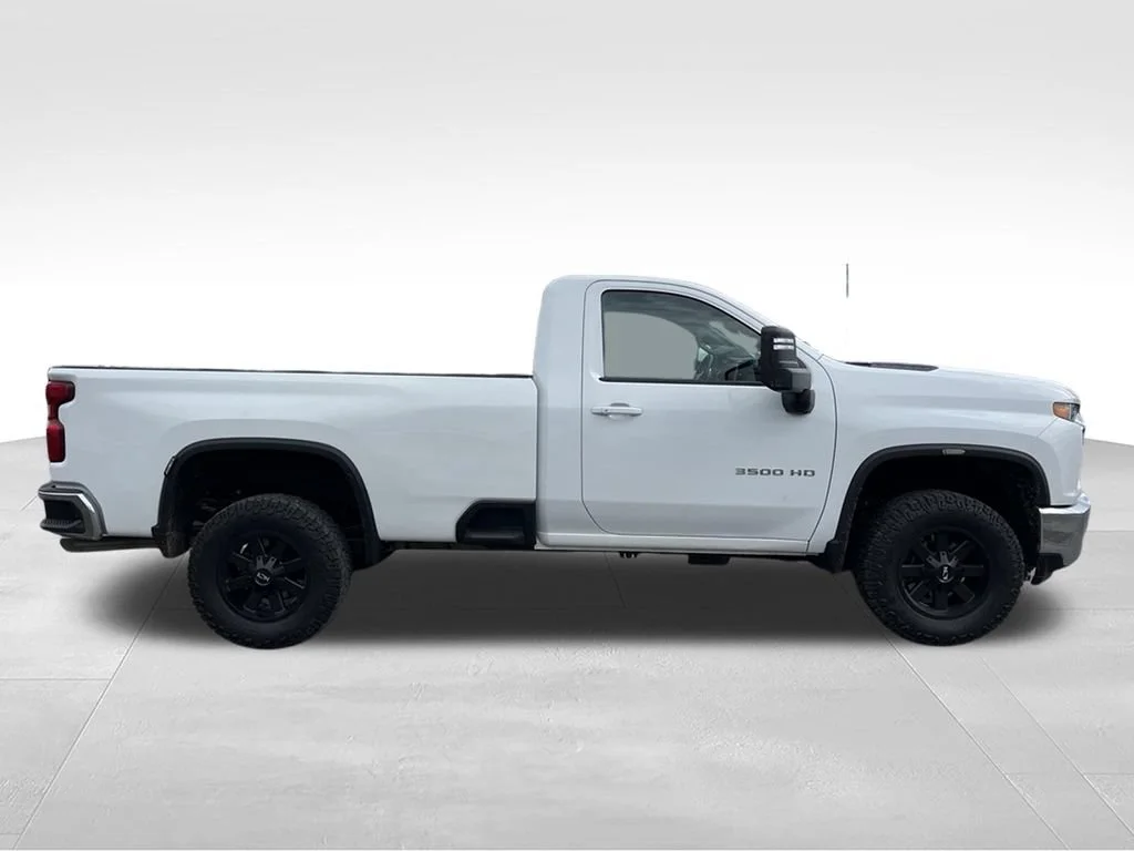 Used 2022 Summit White Chevrolet LT image 4