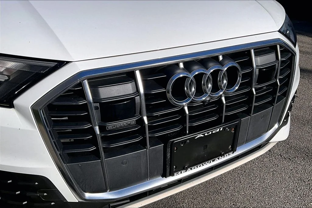 Used 2022  Audi 55 Premium Plus image 32