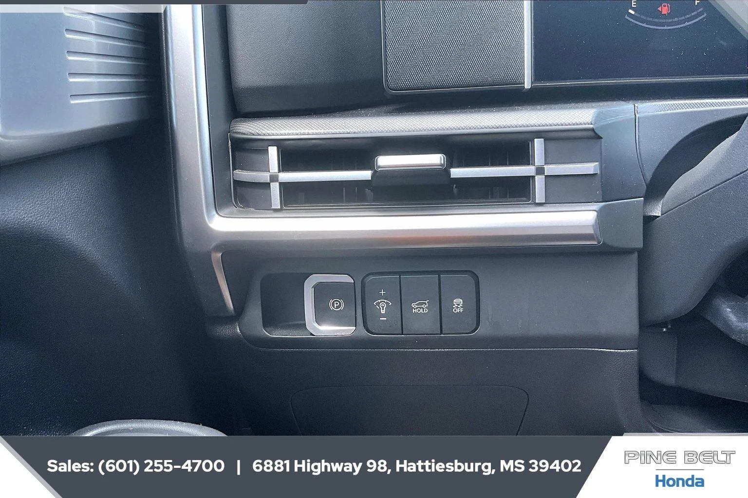 Used 2025 Serenity White Hyundai SEL image 23