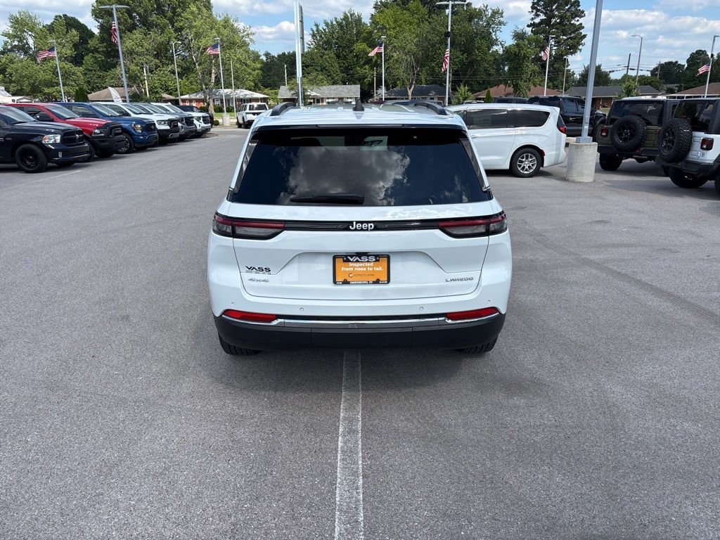 Used 2025 White Jeep Laredo X image 4