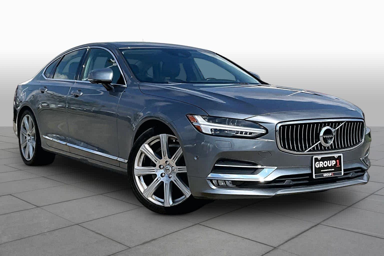 Used 2017 Osmium Grey Metallic Volvo Inscription image 3