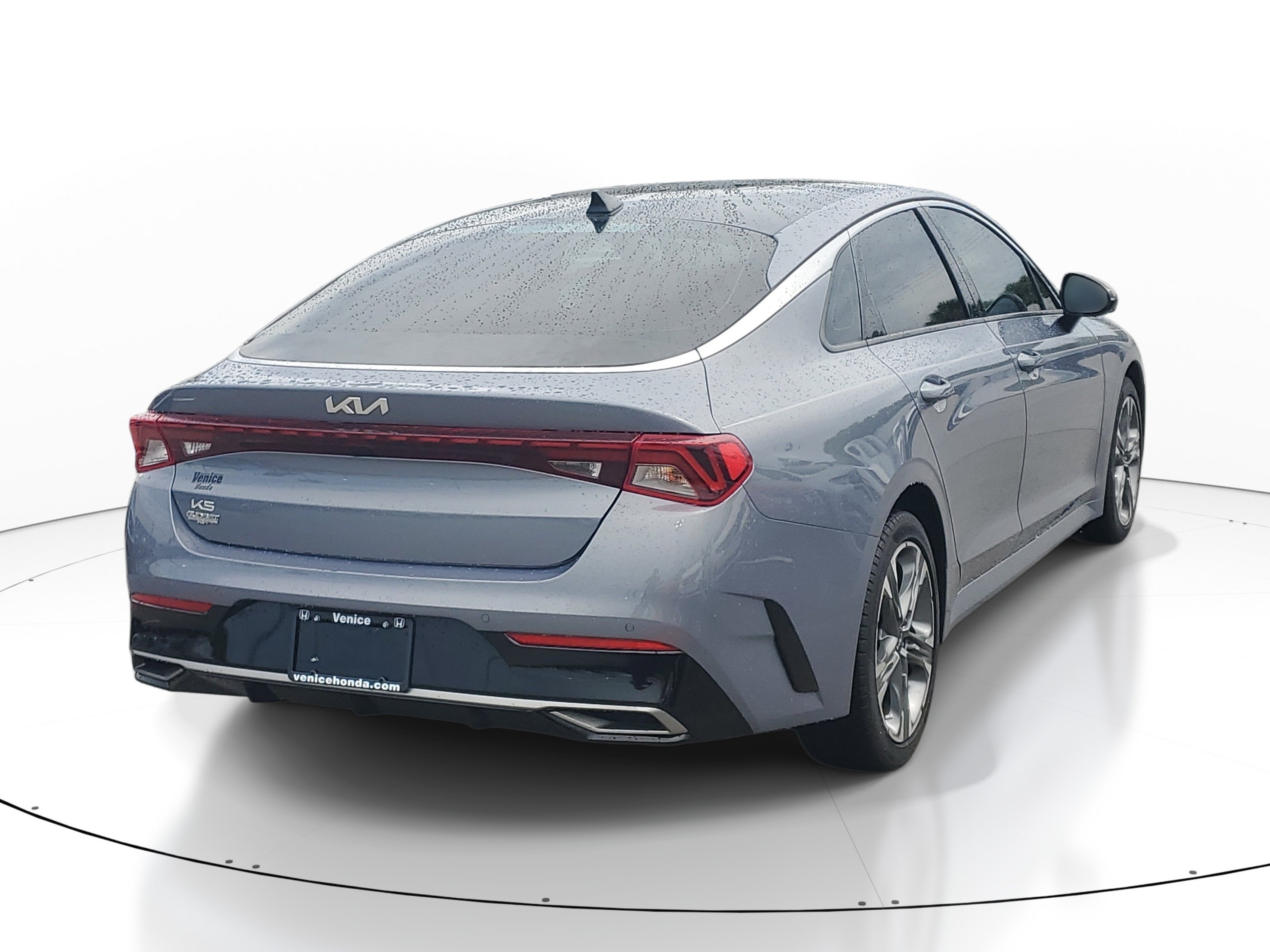 Used 2024 Everlasting Silver Kia EX image 5