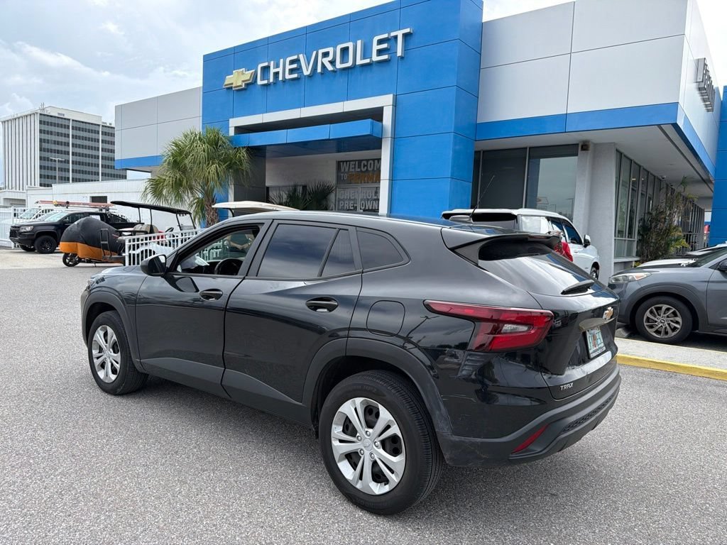 2024 Chevrolet Trax LS - Photo 8