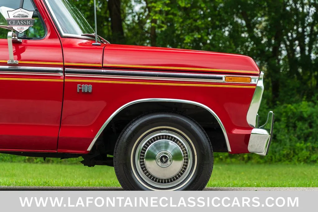Used 1975 Red Ford  image 27