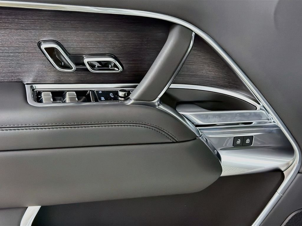 New 2026 Fuji White Land Rover SE 7 Seats image 18