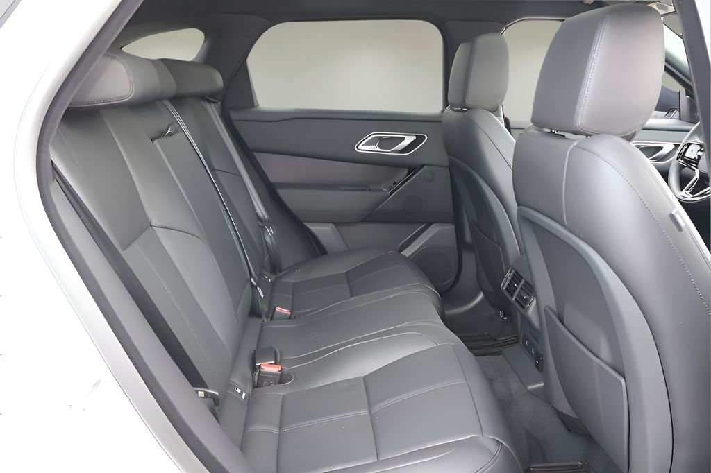 New 2026 Fuji White Land Rover Dynamic SE image 16