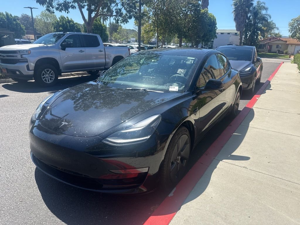 Used 2023  Tesla Base image 8