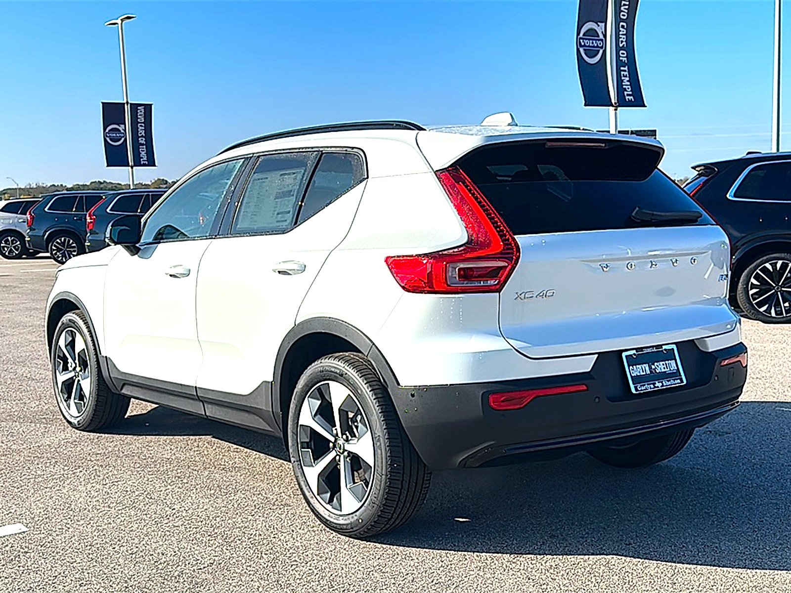 2026 Volvo XC40 Plus - Photo 6