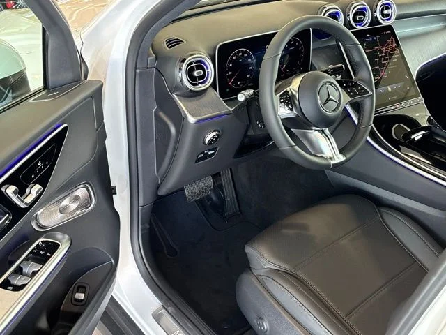 Used 2026 White Mercedes-Benz GLC 300 image 11