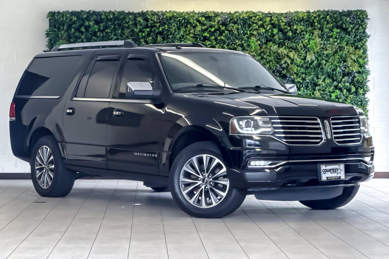 2016 Lincoln Navigator 4x4 L Select's photo