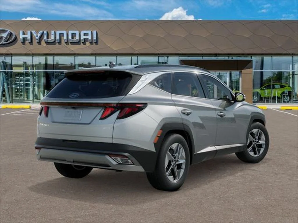 New 2026 Shimmering Silver Hyundai SEL image 4