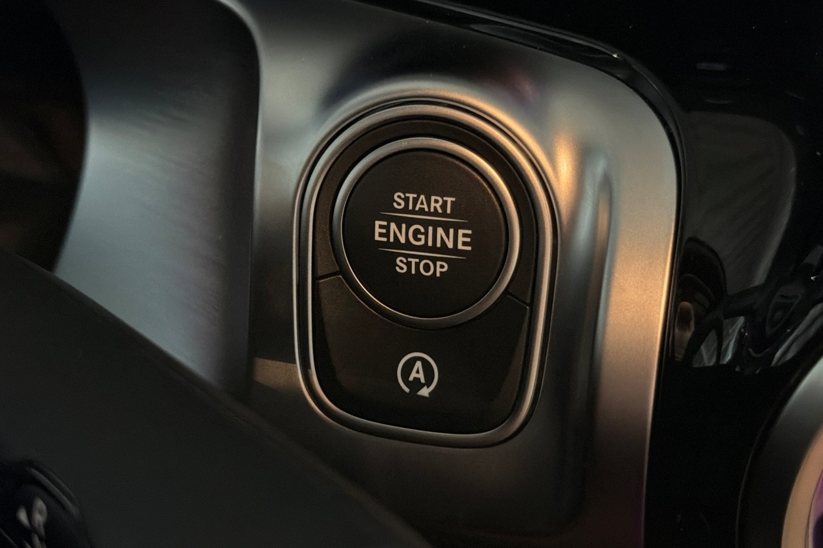 New 2026 Polar White Mercedes-Benz GLB 250 SUV image 21