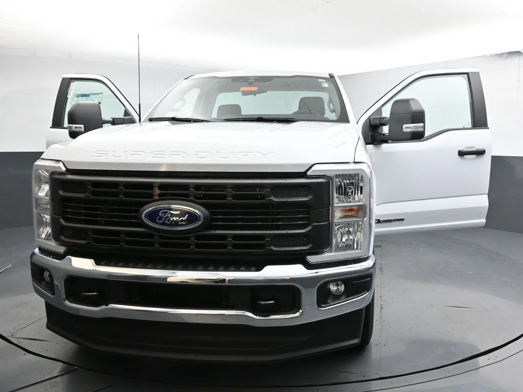 New 2026 Oxford White Ford F-250® XL image 39