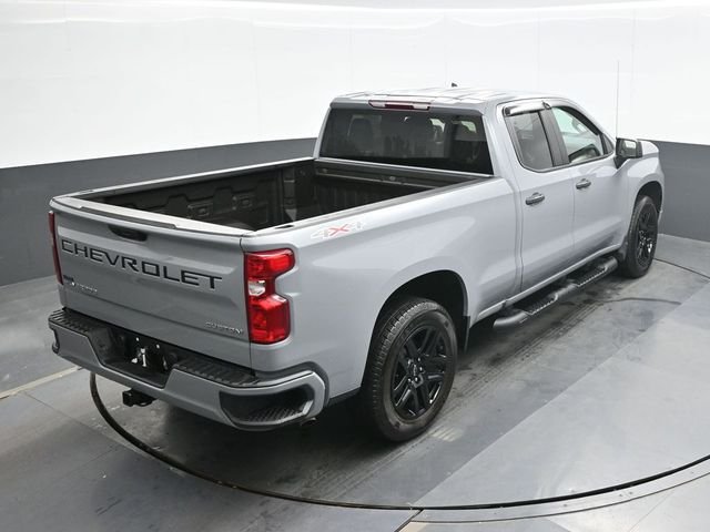 Used 2025 Gray Chevrolet Custom image 17