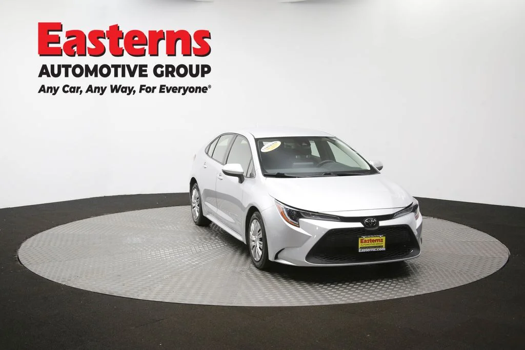 Used 2022 Silver Toyota LE image 51