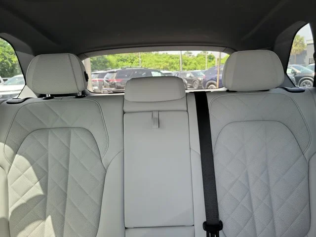 Used 2024 Gray BMW sDrive40i image 29