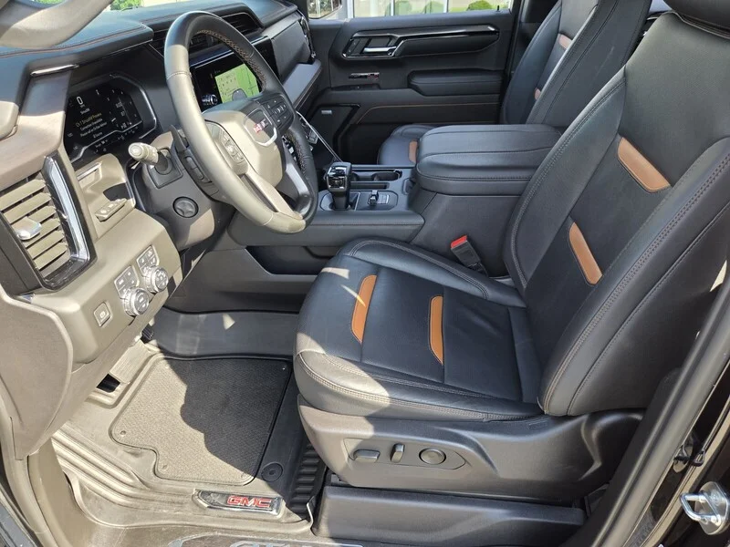Used 2024 Onyx Black GMC 4WD CREW CAB 147" AT4 image 13