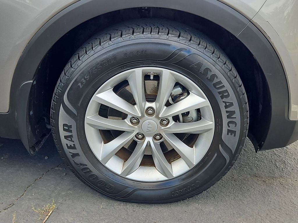 Used 2017 Titanium Silver Kia LX image 30