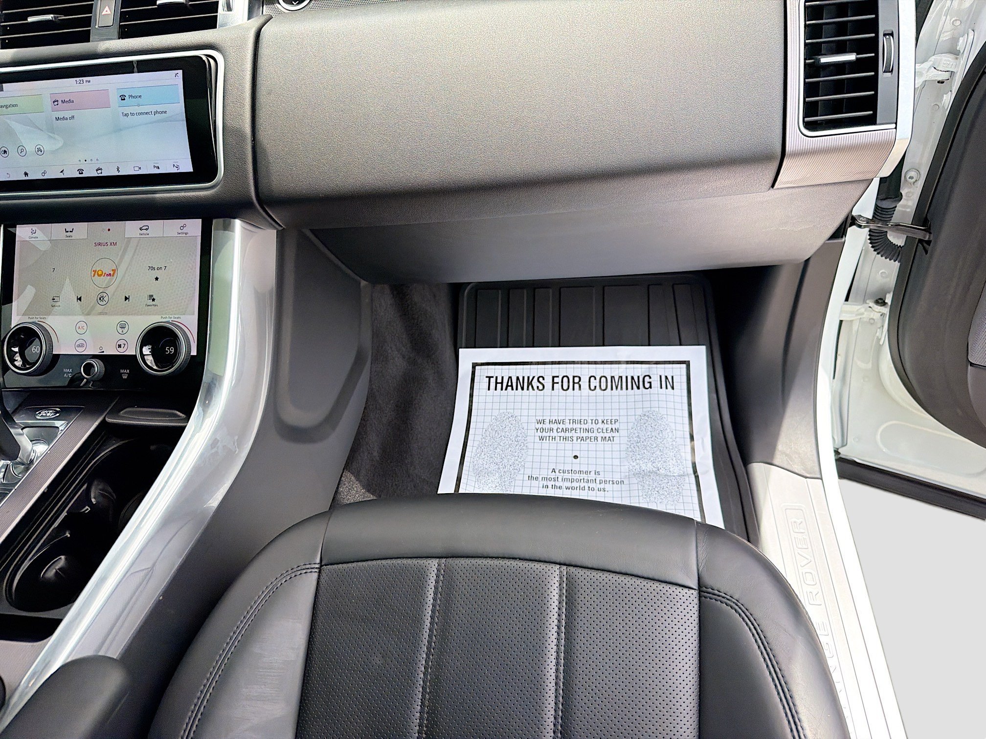 Used 2019 Fuji White Land Rover HSE image 17