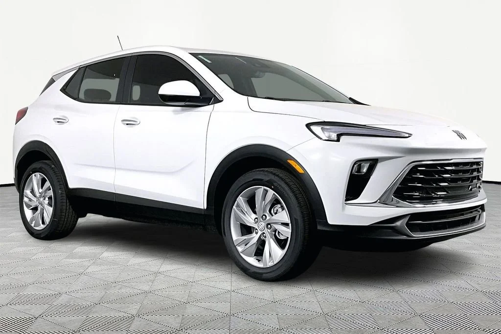 New 2026 Summit White Buick Preferred image 3