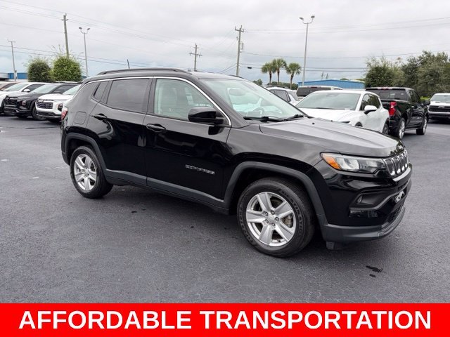 Used 2022 Black Jeep Latitude image 1