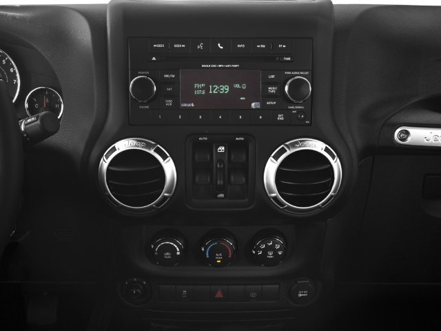 Used 2016 Silver Jeep Unlimited Sahara image 7