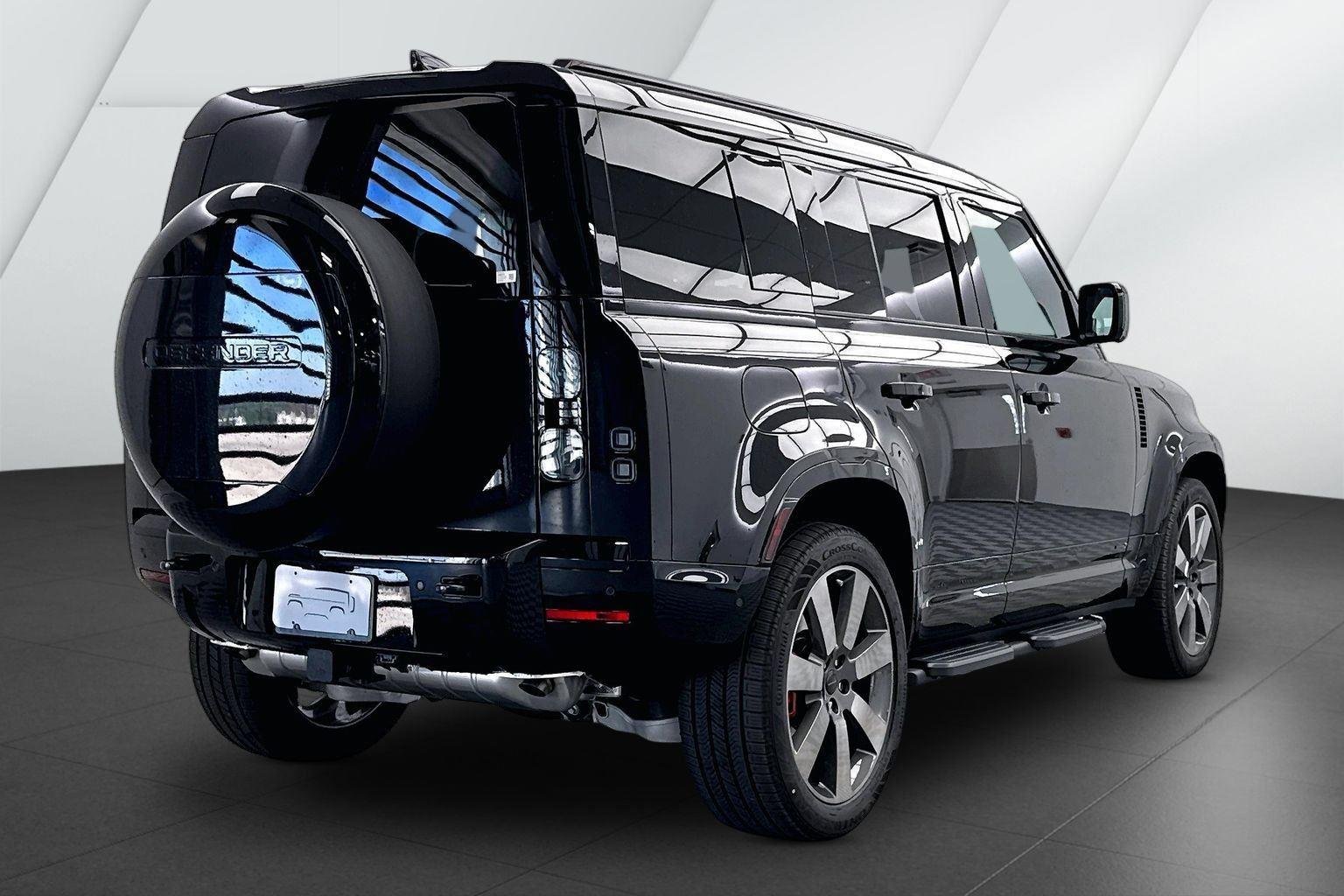 New 2026 Santorini Black Metallic Land Rover X image 6