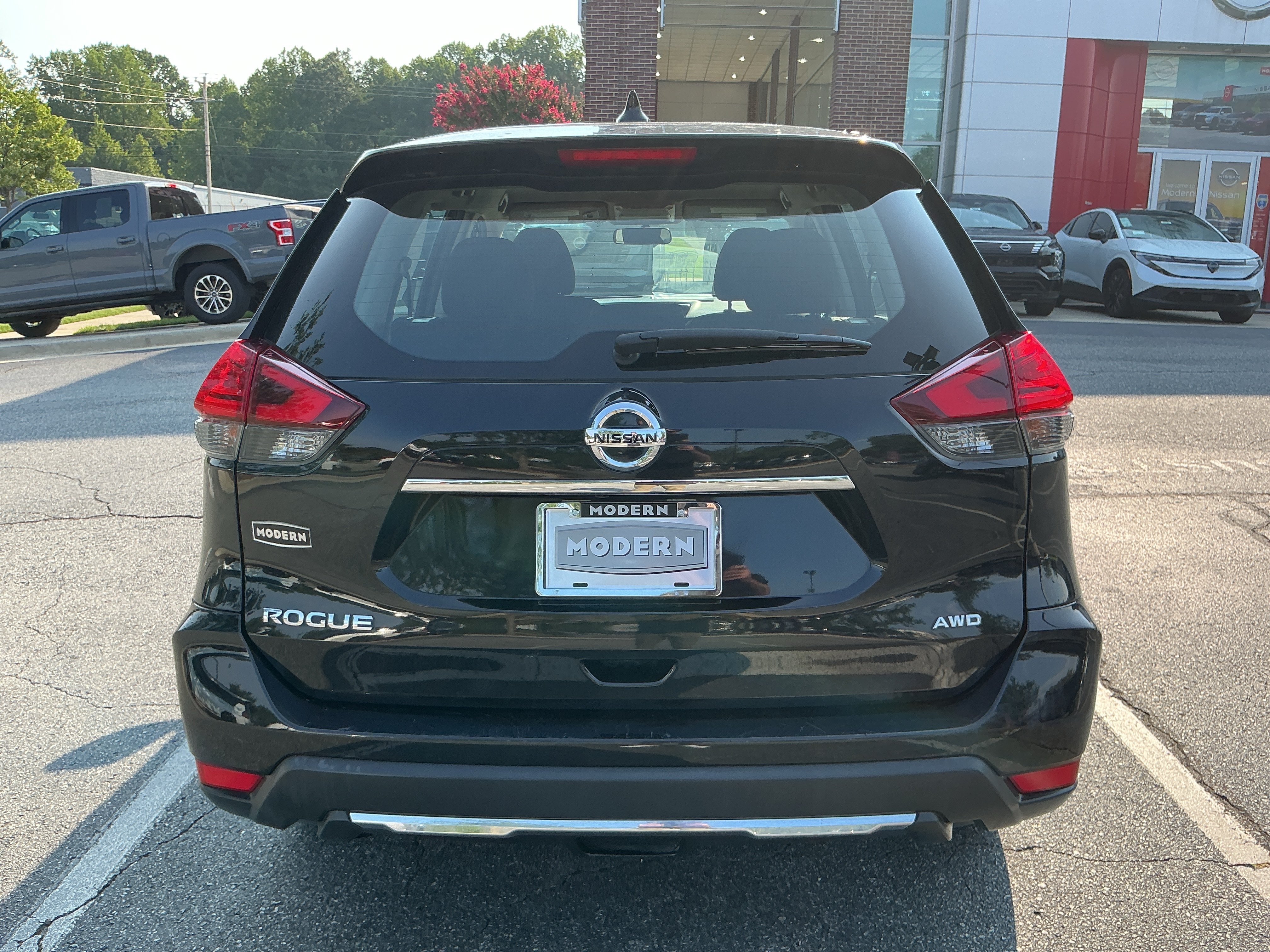 Used 2017 Magnetic Black Nissan S image 3