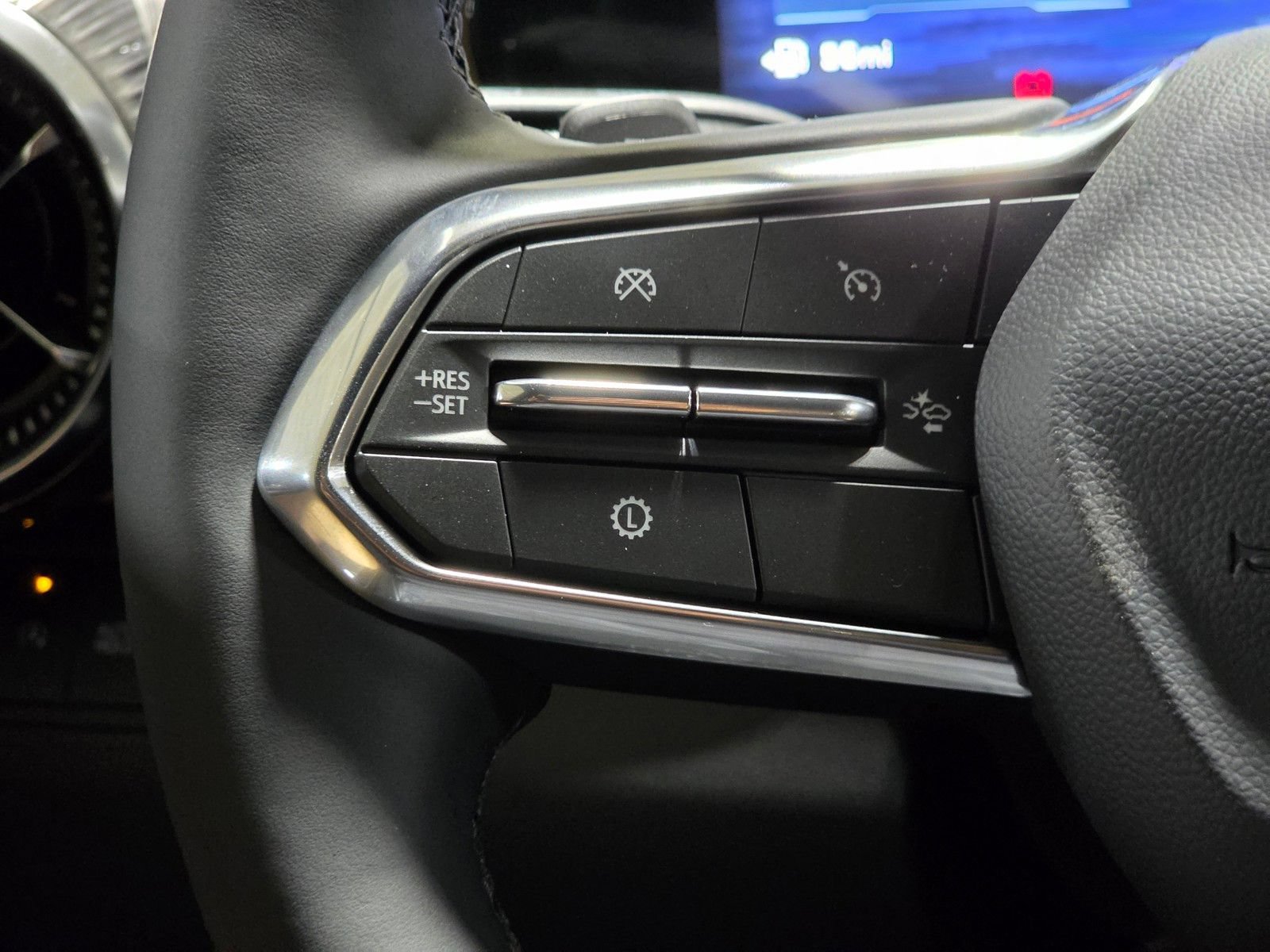 New 2027 Mosaic Black Metallic Chevrolet ACTIV image 31