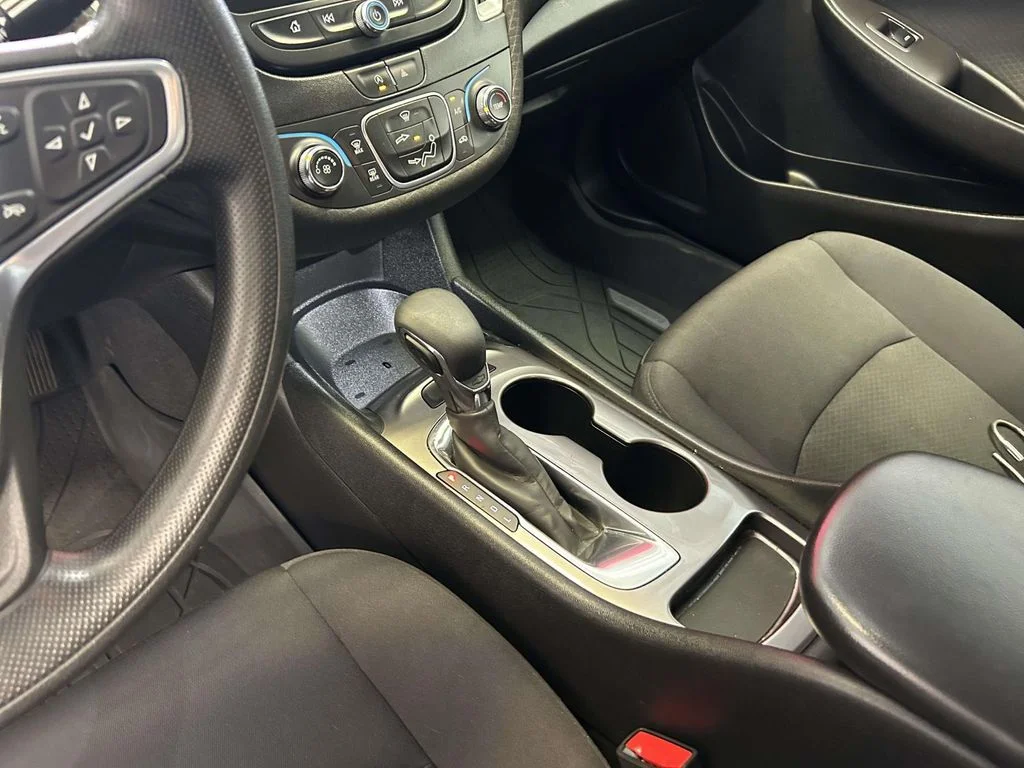 Used 2022 Black Chevrolet LS image 19