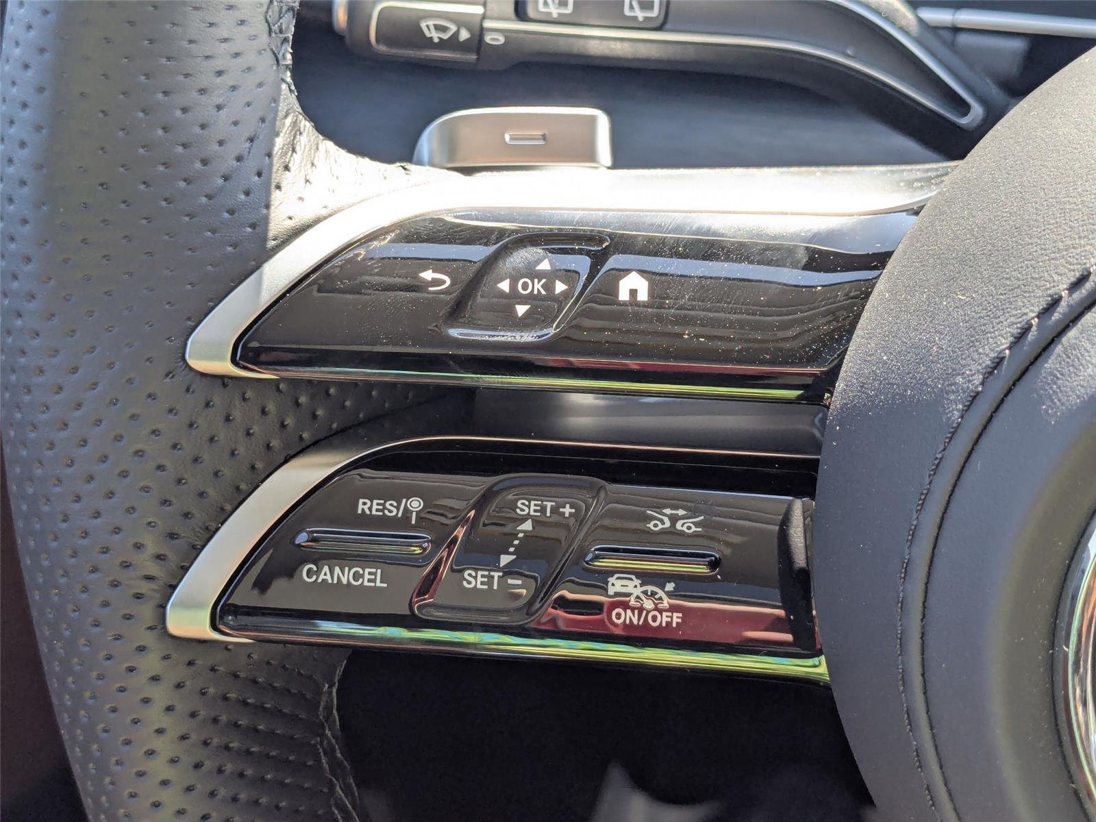 New 2026 Polar White Mercedes-Benz GLS 450 image 19