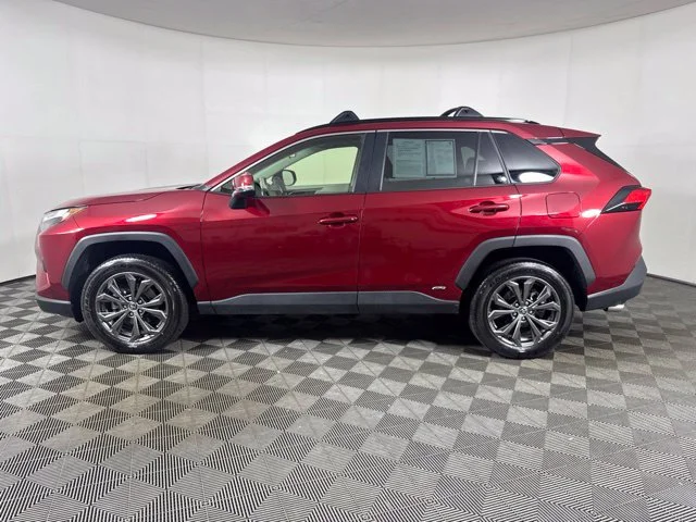 Certified Used 2025 Pearl Toyota XLE Premium image 7
