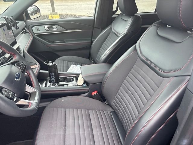 Used 2025 Gray Ford ST-Line image 10