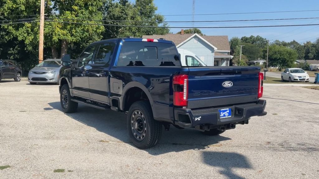 New 2027 Blue Ford XLT image 3