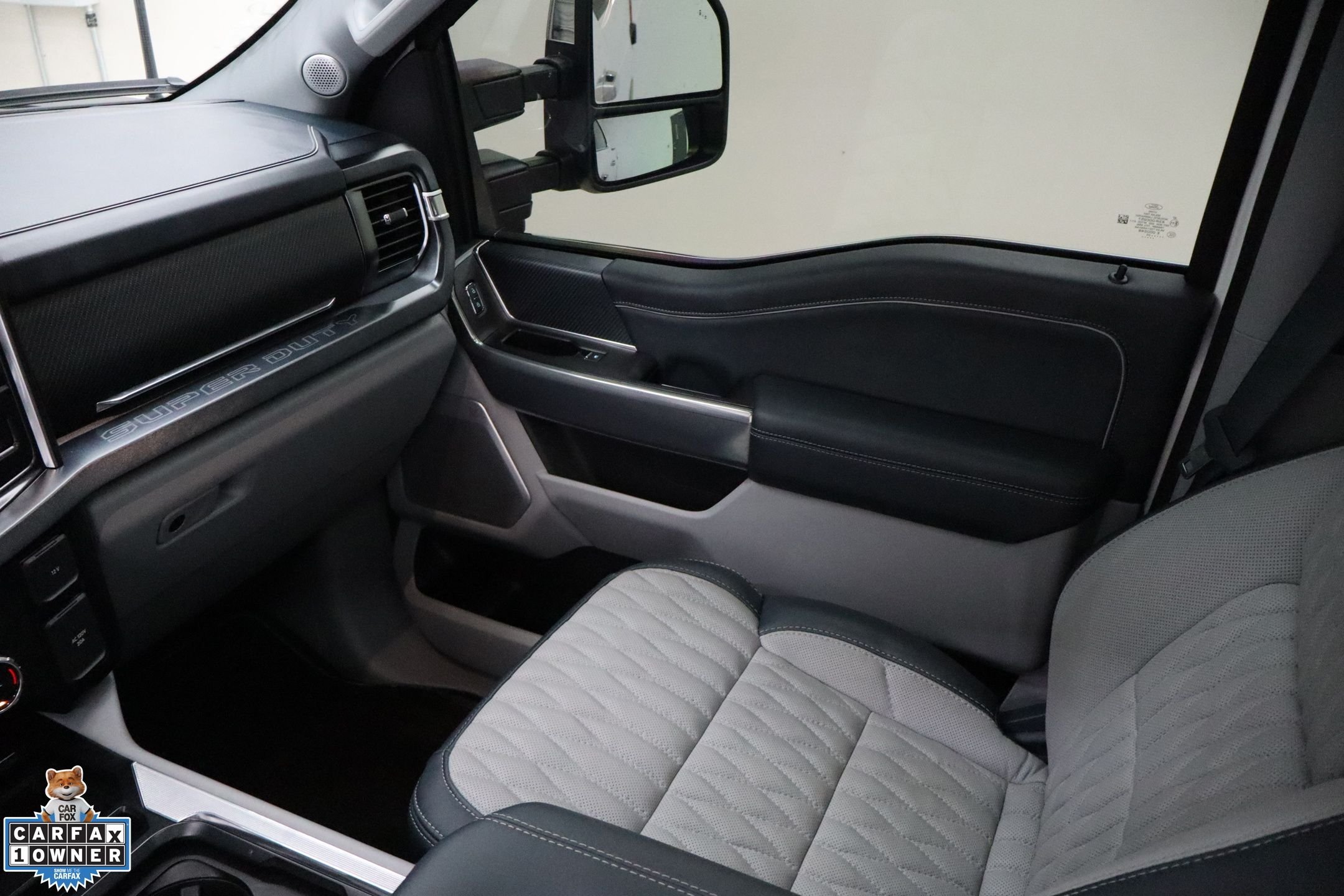Used 2024 White Ford Limited image 21
