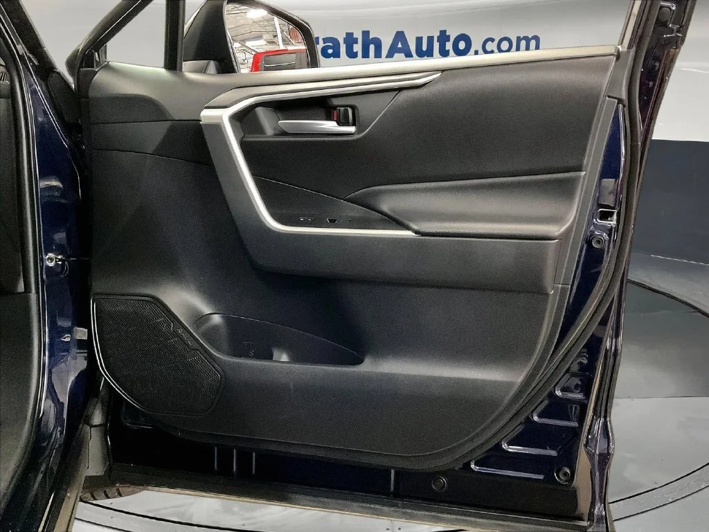 2023 Toyota RAV4 XLE Premium - Photo 28
