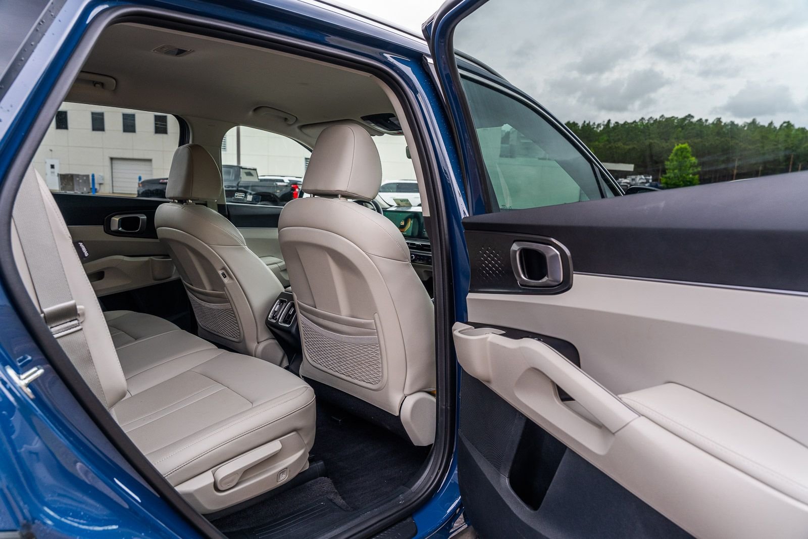 2025 Kia Sorento S - Photo 13