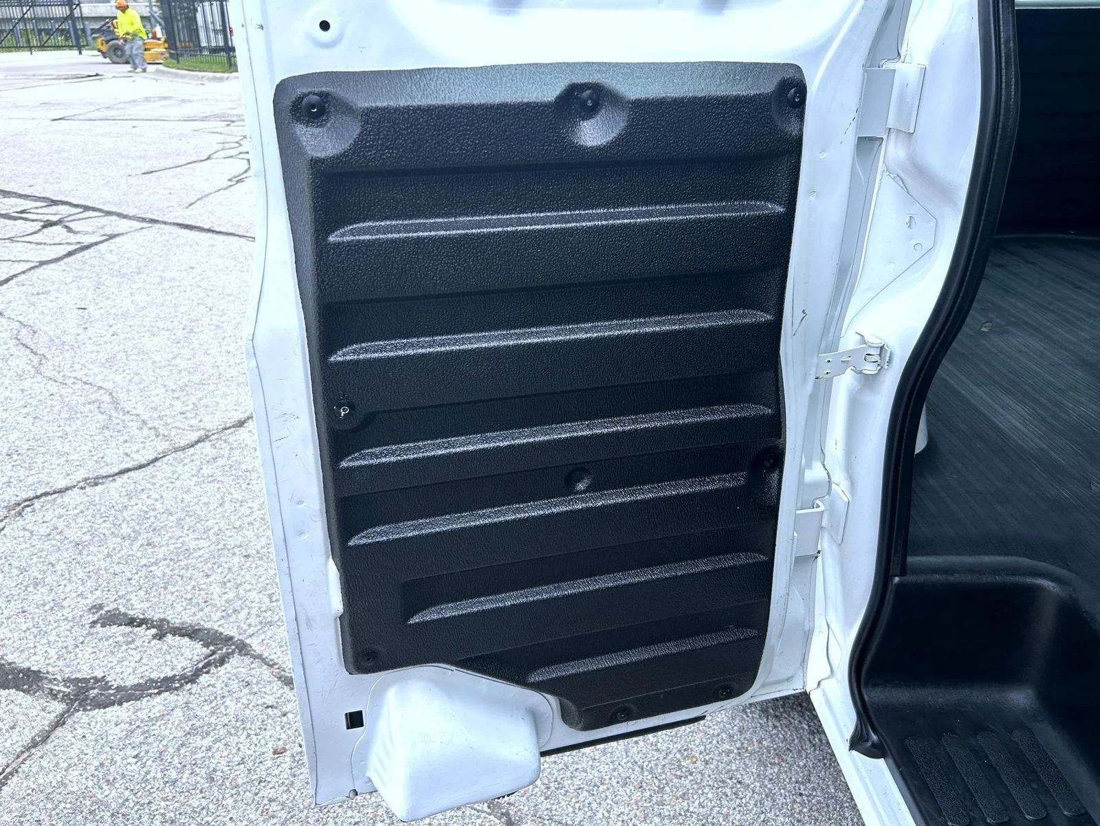 Used 2014 White Chevrolet Work Van image 17