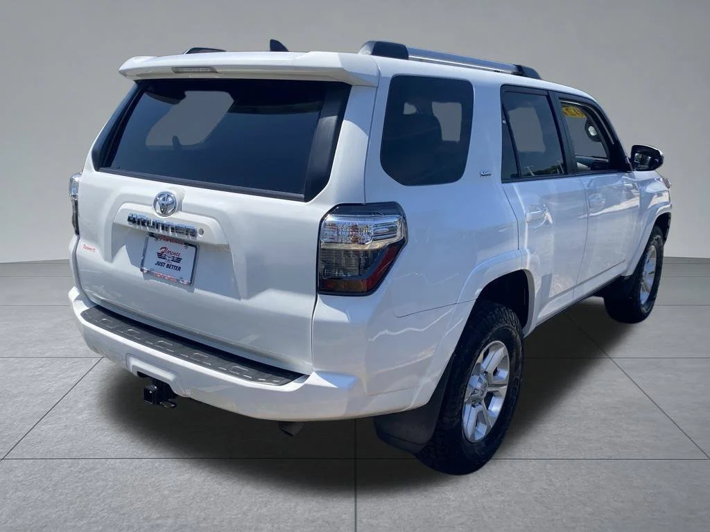 Used 2021 White Toyota SR5 image 13