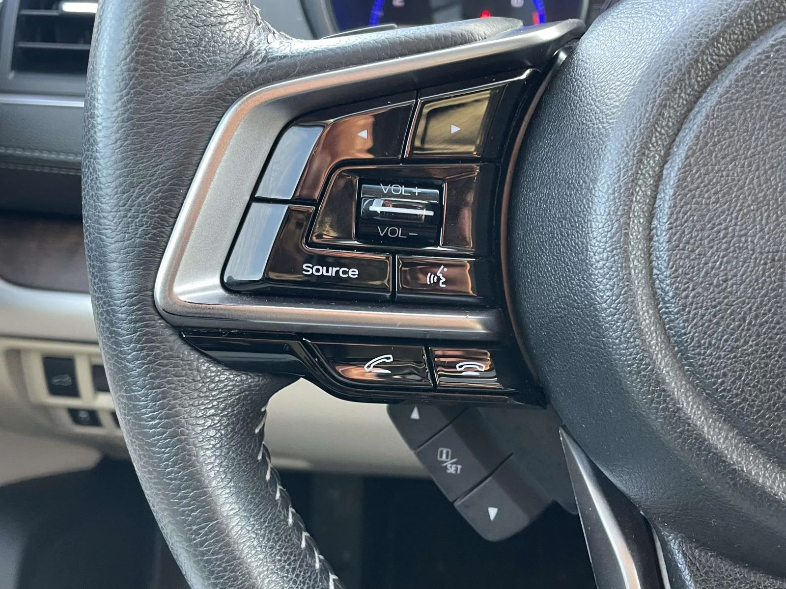 Used 2019 Wilderness Green Metallic Subaru Limited image 11