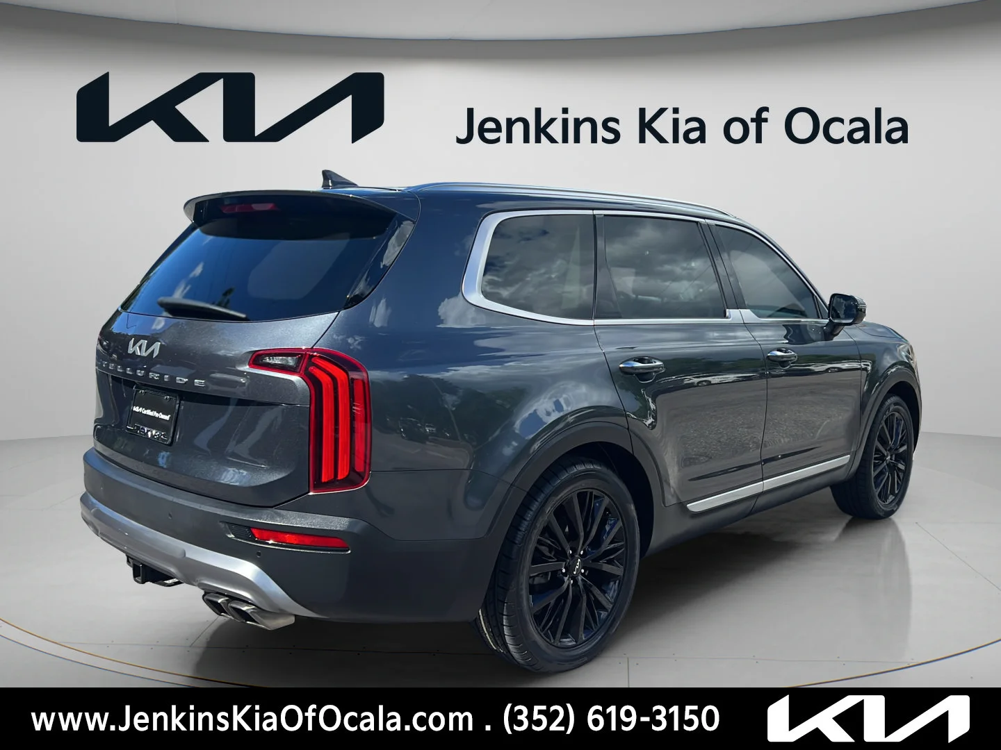 Used 2022 Gravity Grey Kia SX image 3