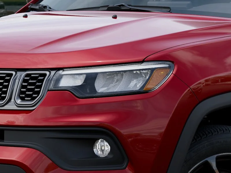 New 2026 Red Hot Pearlcoat Jeep Latitude image 37