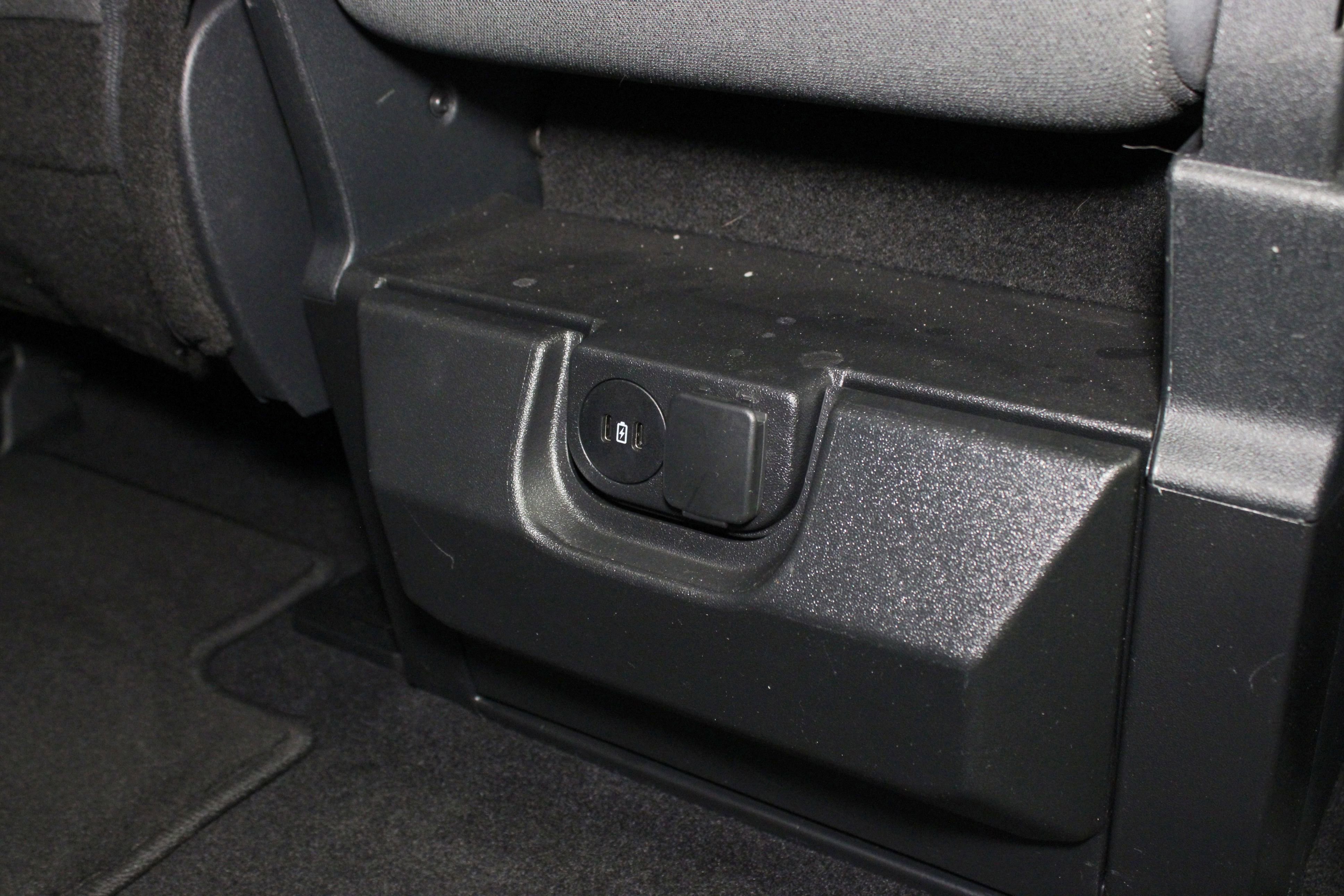 Used 2025 Agate Black Metallic Ford XLT image 17